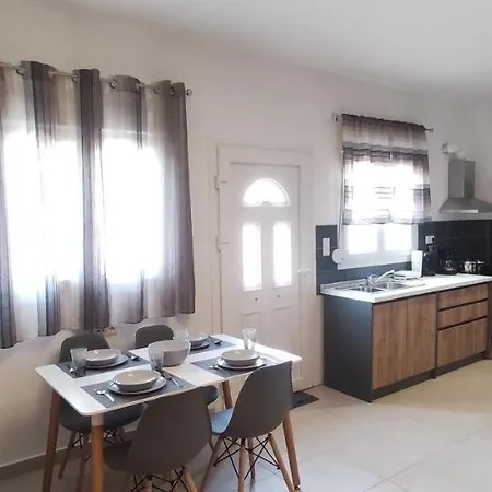 Seaside نيا إيراكليا